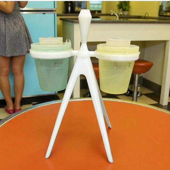 Vintage 1960s Tupperware Plastic Salt and Pepper with Stand - Picture 2 of 6